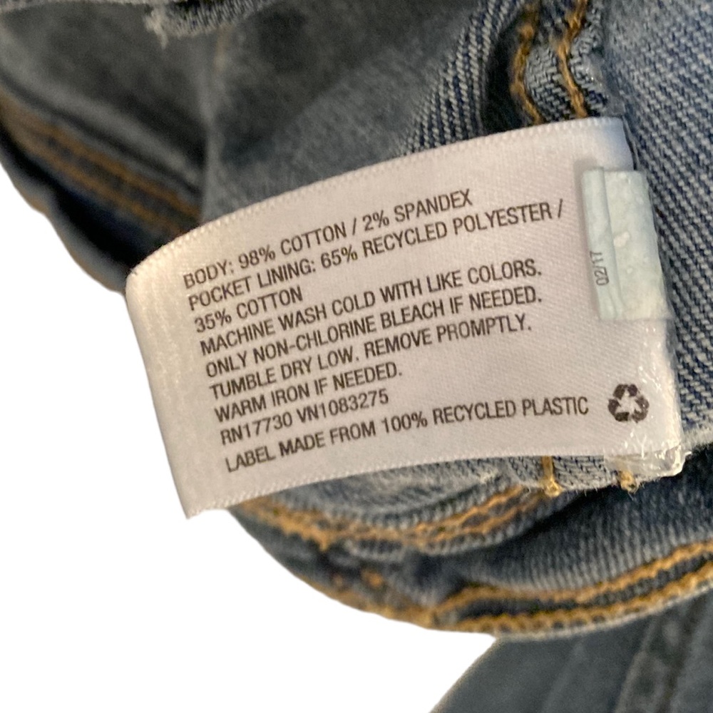 Women’s Medium Blue Washed Collared Button Down Jean Jacket With Pockets. Size S - Picture 7 of 7